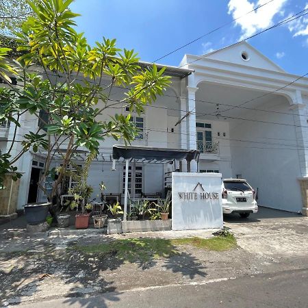 Reddoorz Near Kantor Walikota Manado Ngoại thất bức ảnh