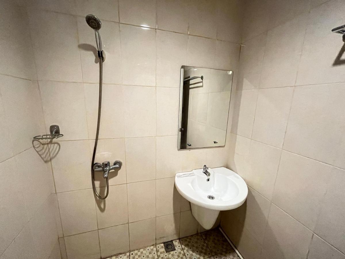 Reddoorz Near Kantor Walikota Manado Ngoại thất bức ảnh