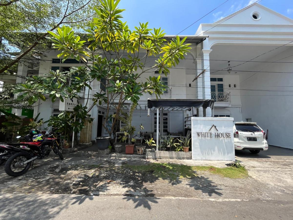 Reddoorz Near Kantor Walikota Manado Ngoại thất bức ảnh
