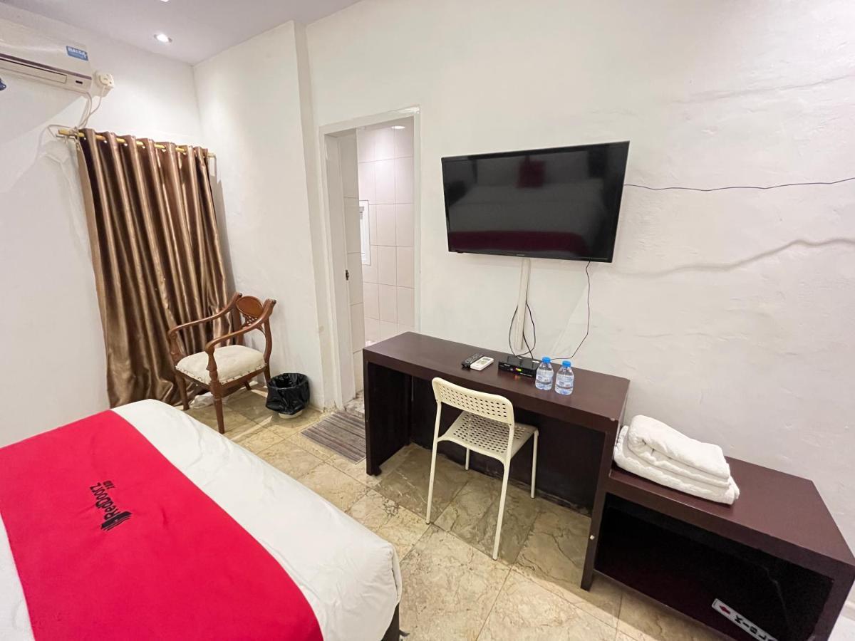 Reddoorz Near Kantor Walikota Manado Ngoại thất bức ảnh